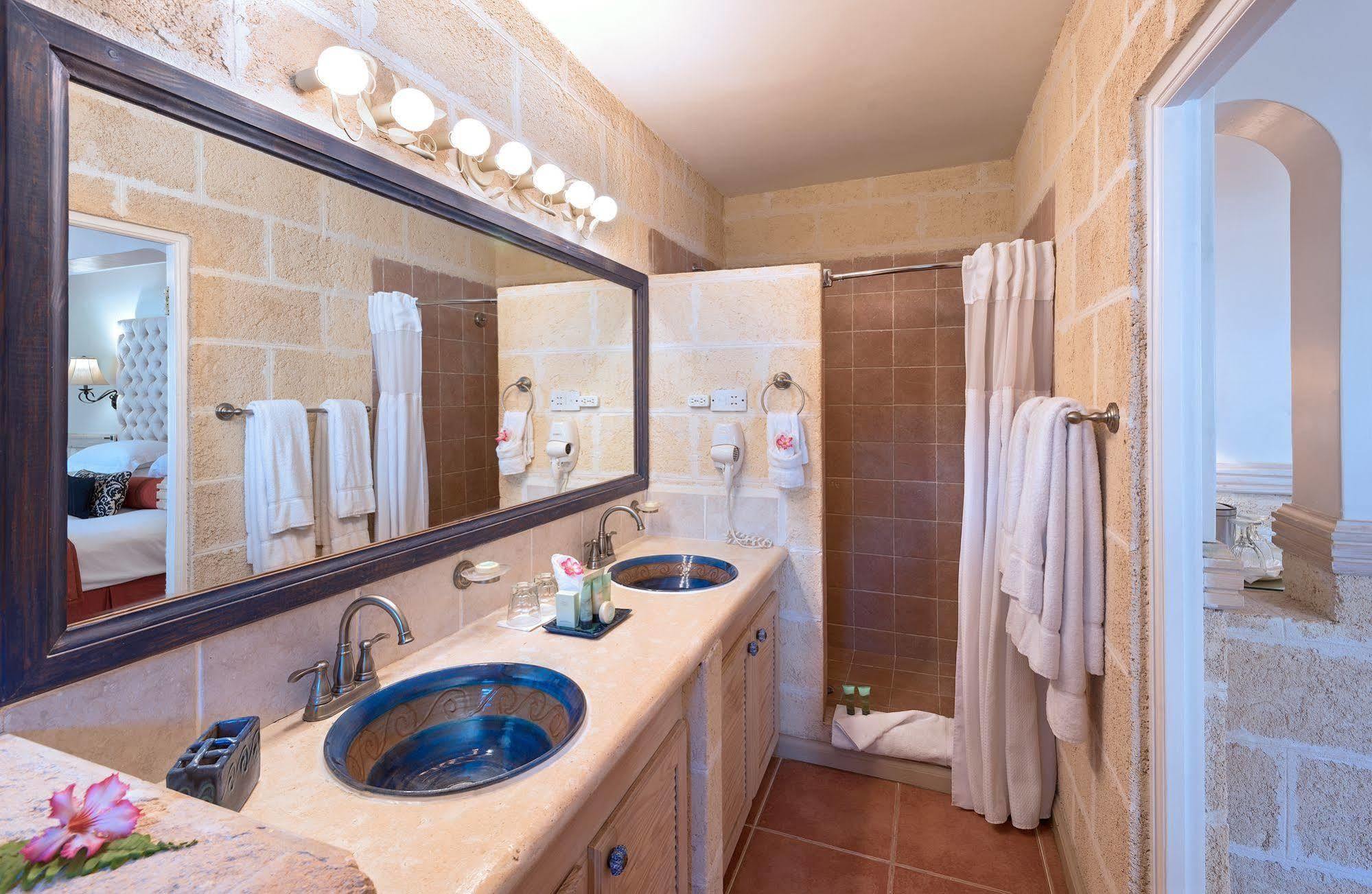 Little Arches Boutique Hotel - Adults Only Oistins Exterior foto